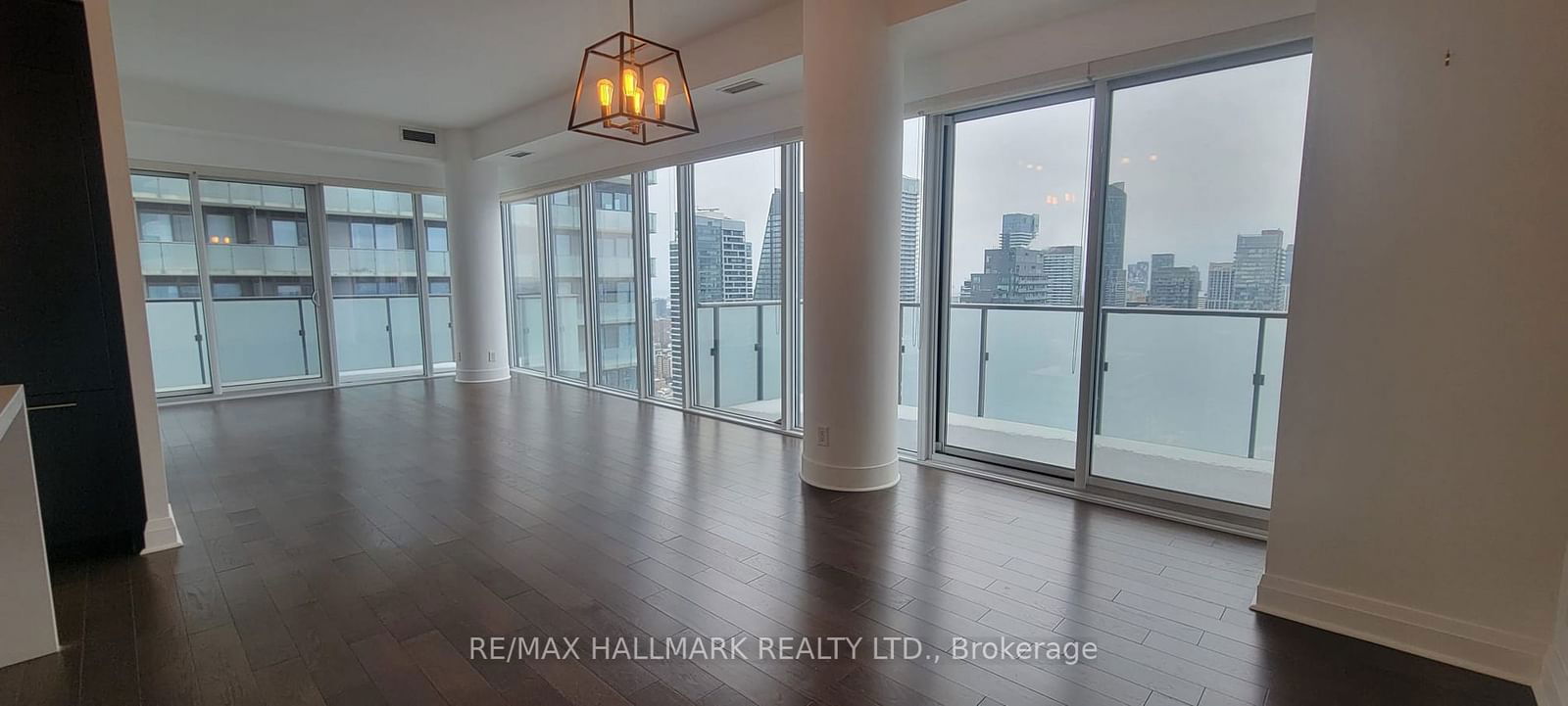 65 St Mary St, unit 4101 for rent