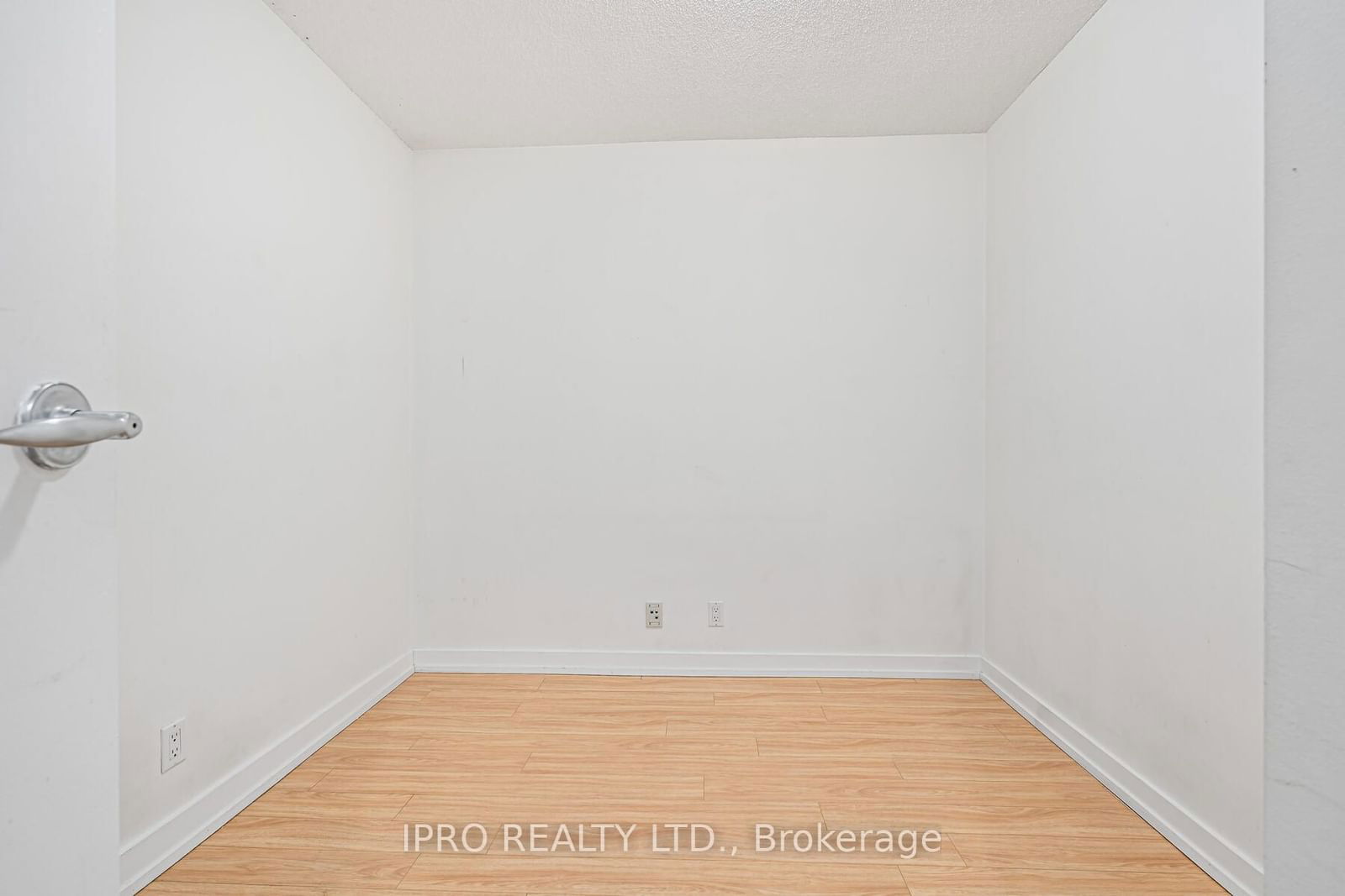 373 Front St W, unit 1808 for rent