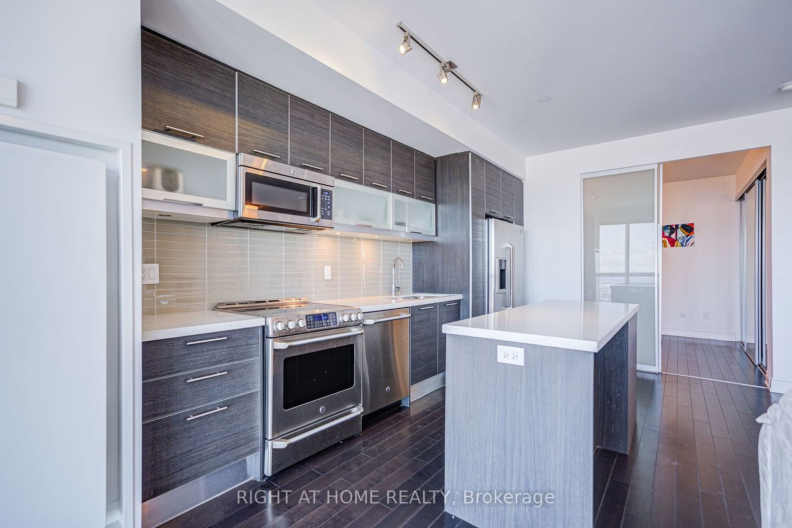 388 Yonge St, unit 7405 for rent