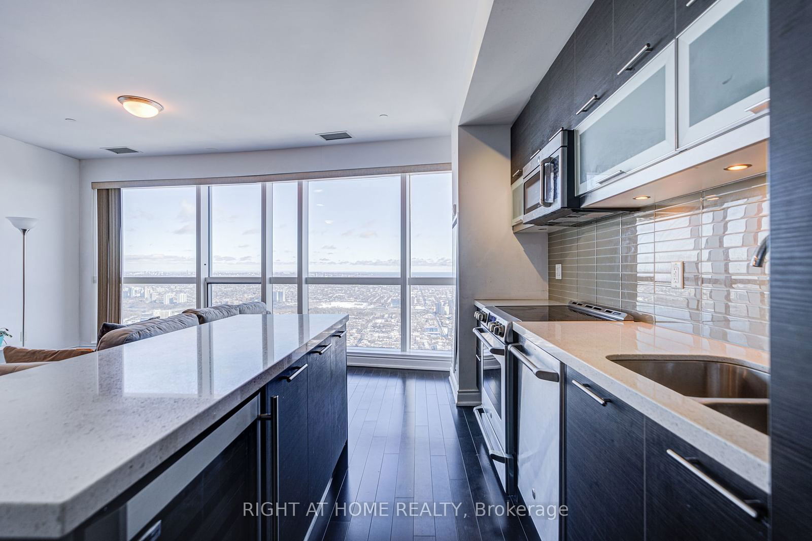 388 Yonge St, unit 7405 for rent