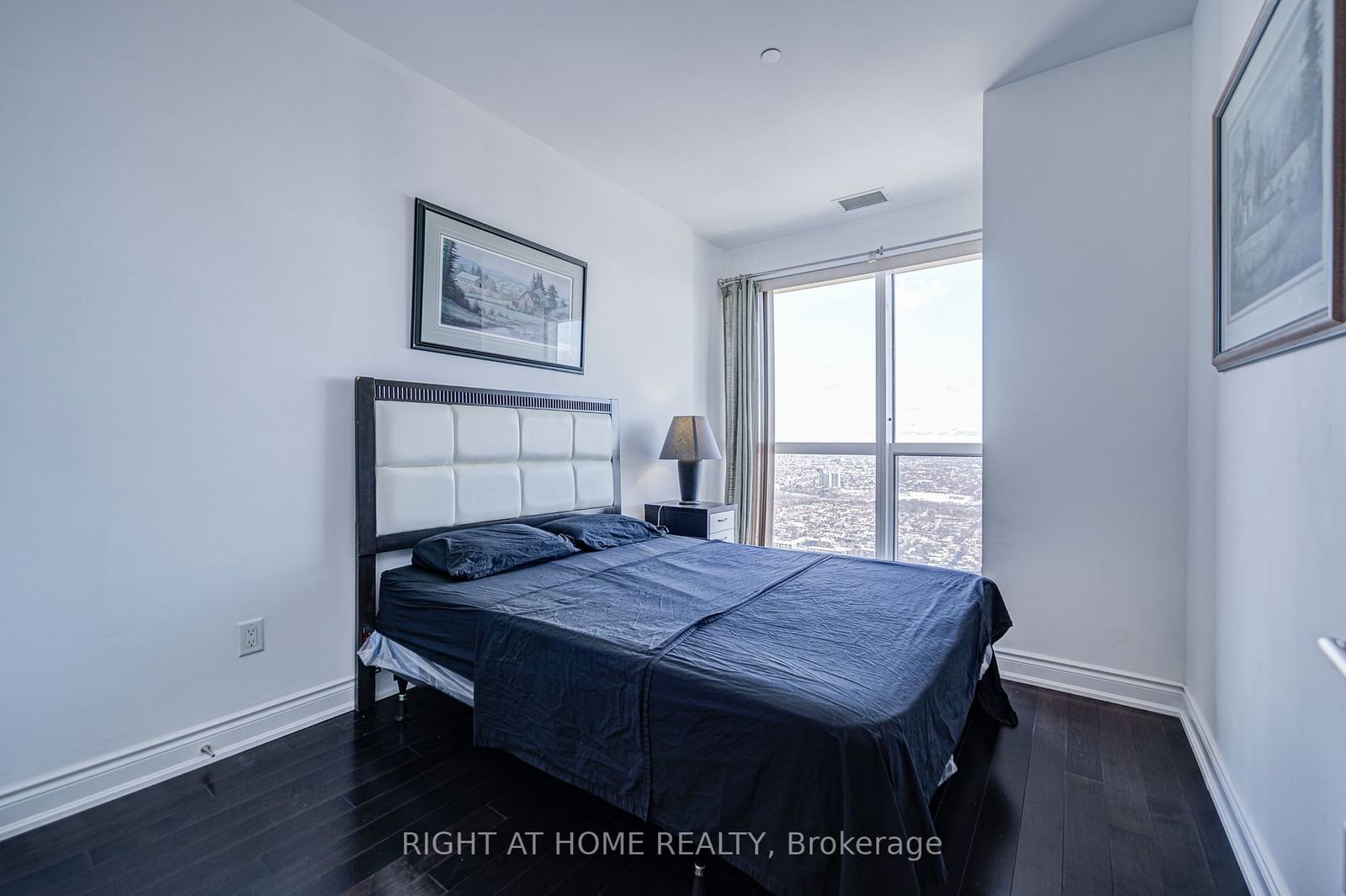 388 Yonge St, unit 7405 for rent