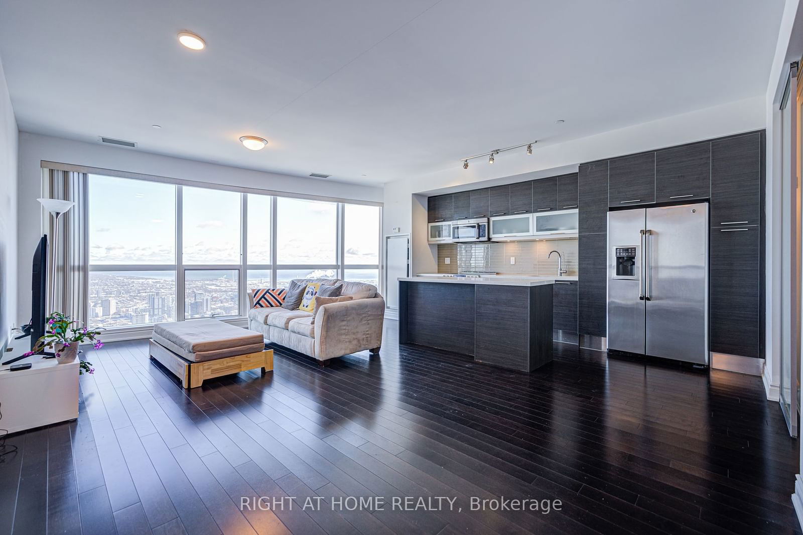 388 Yonge St, unit 7405 for rent