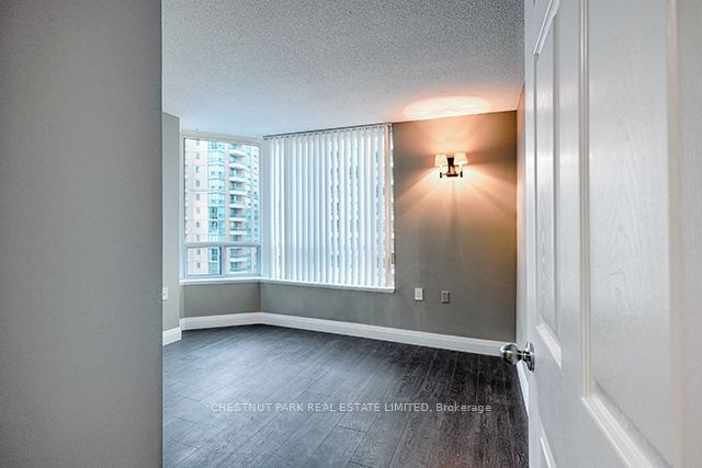 35 Finch Ave E, unit 902 for rent