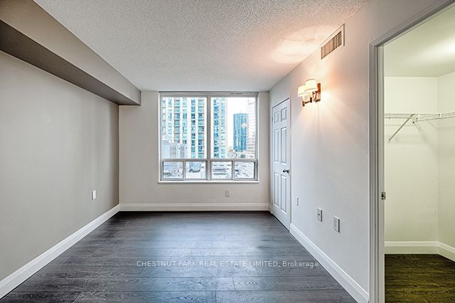 35 Finch Ave E, unit 902 for rent