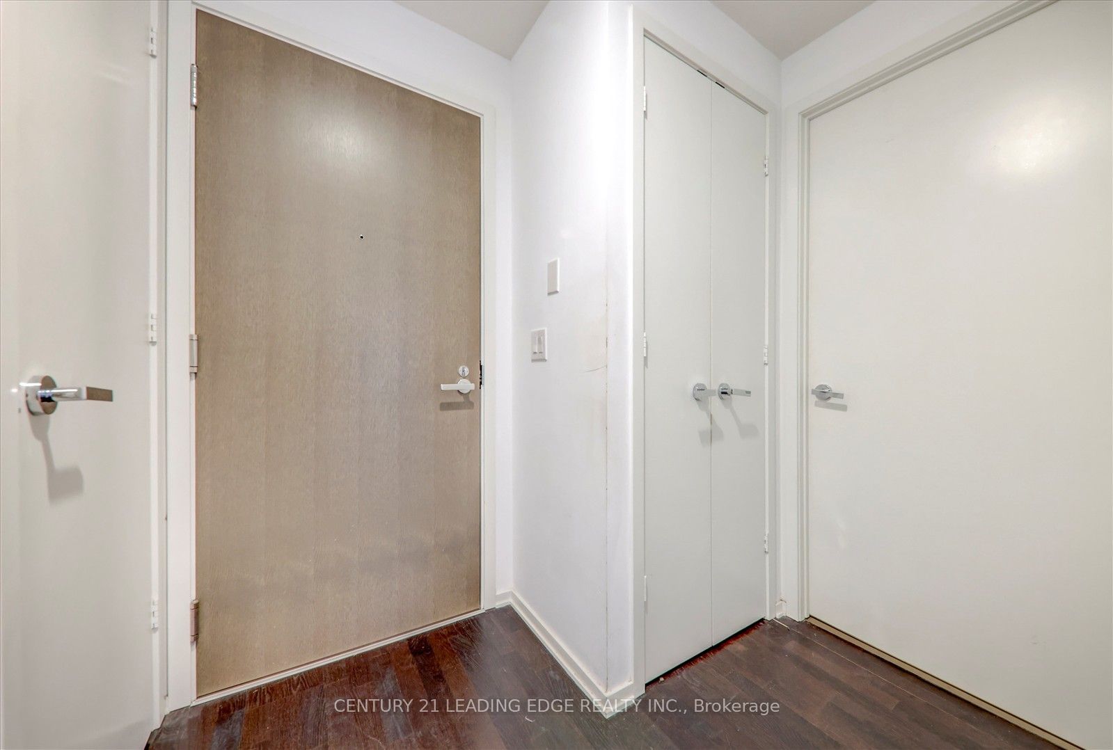 1 Bloor St E, unit 416-Rm2 for rent