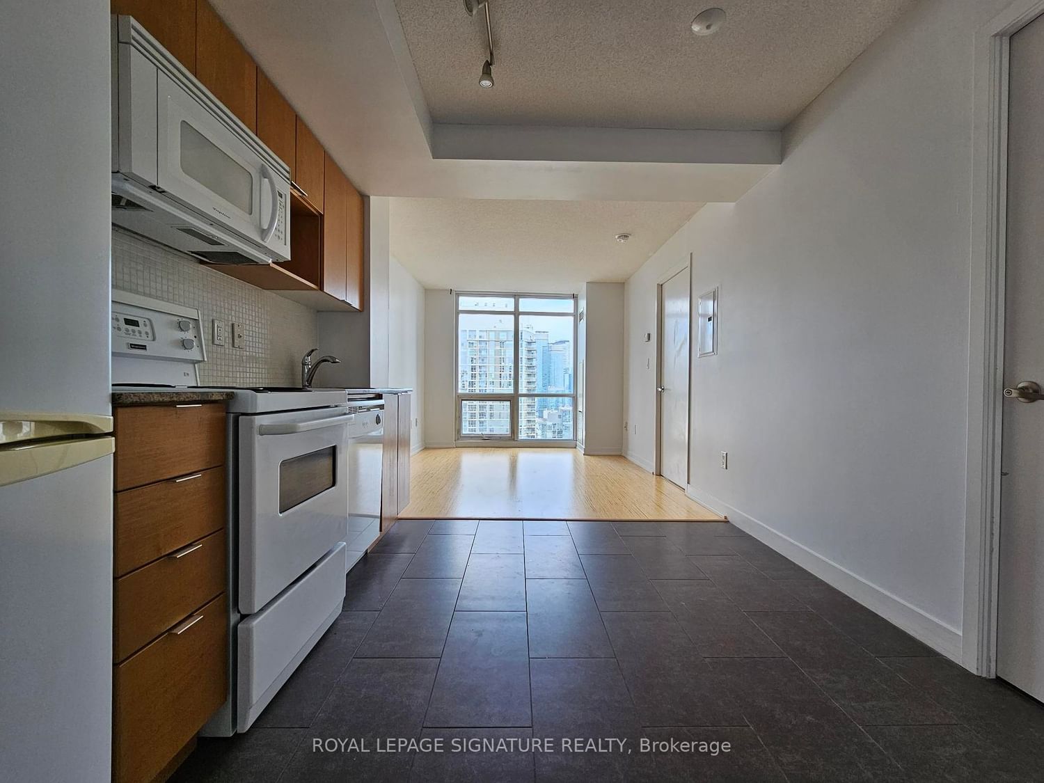 15 Fort York Blvd, unit 4009 for rent