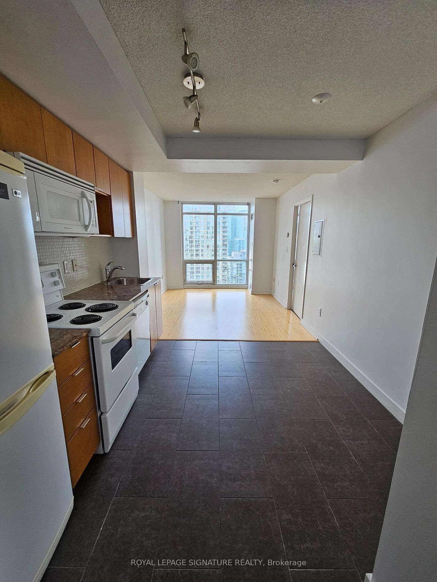 15 Fort York Blvd, unit 4009 for rent