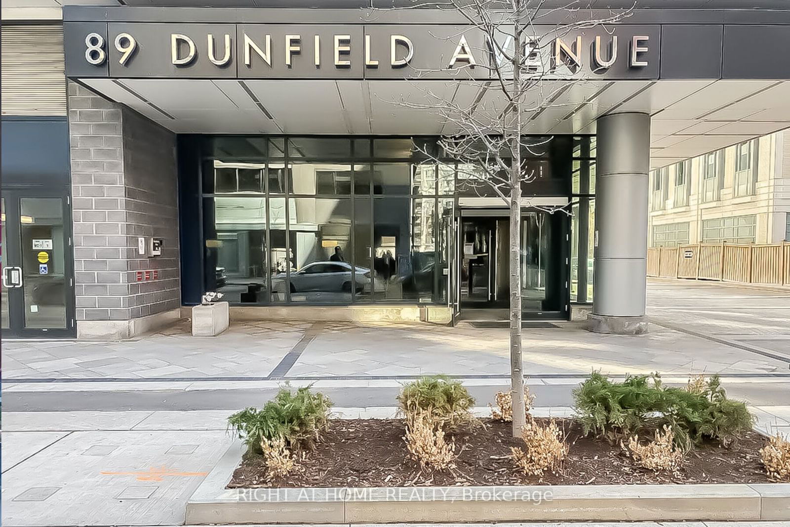 89 Dunfield Ave, unit 1009 for rent