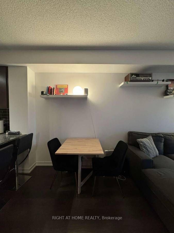 89 Dunfield Ave, unit 1009 for rent