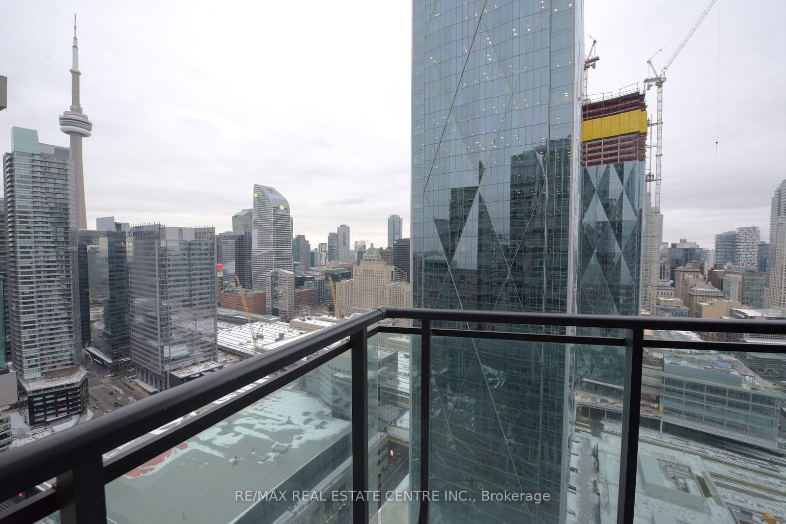 16 Harbour St, unit 4004 for rent