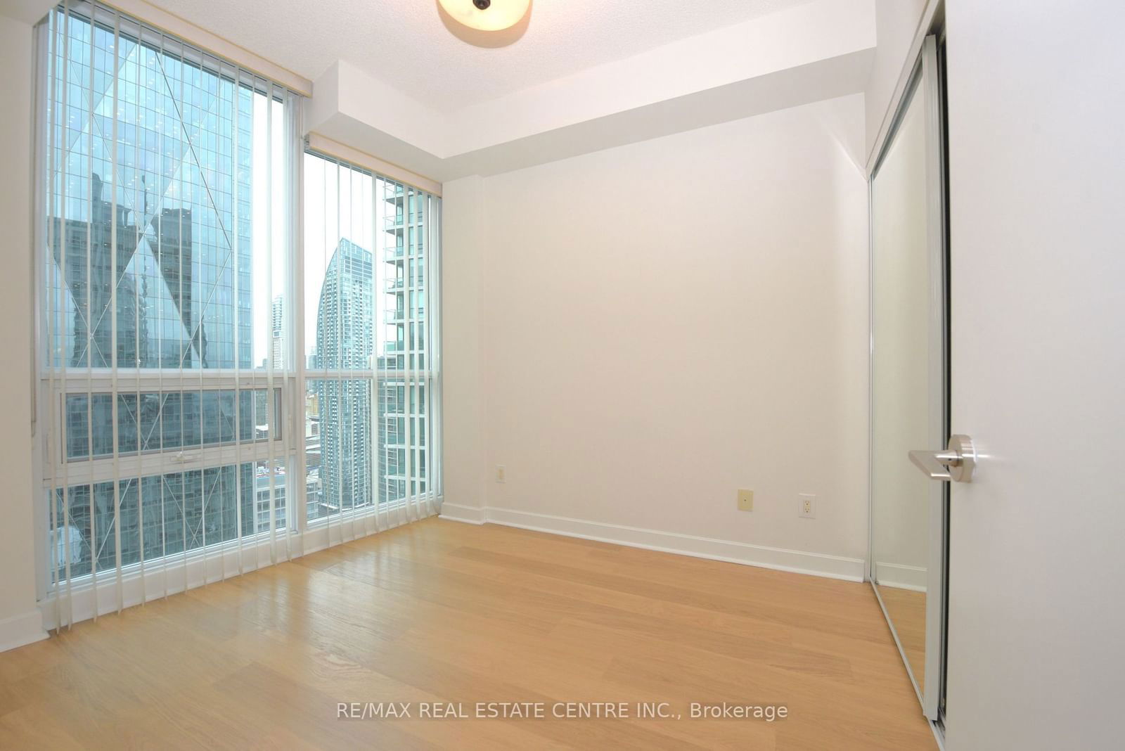 33 Bay St, unit 3603 for rent