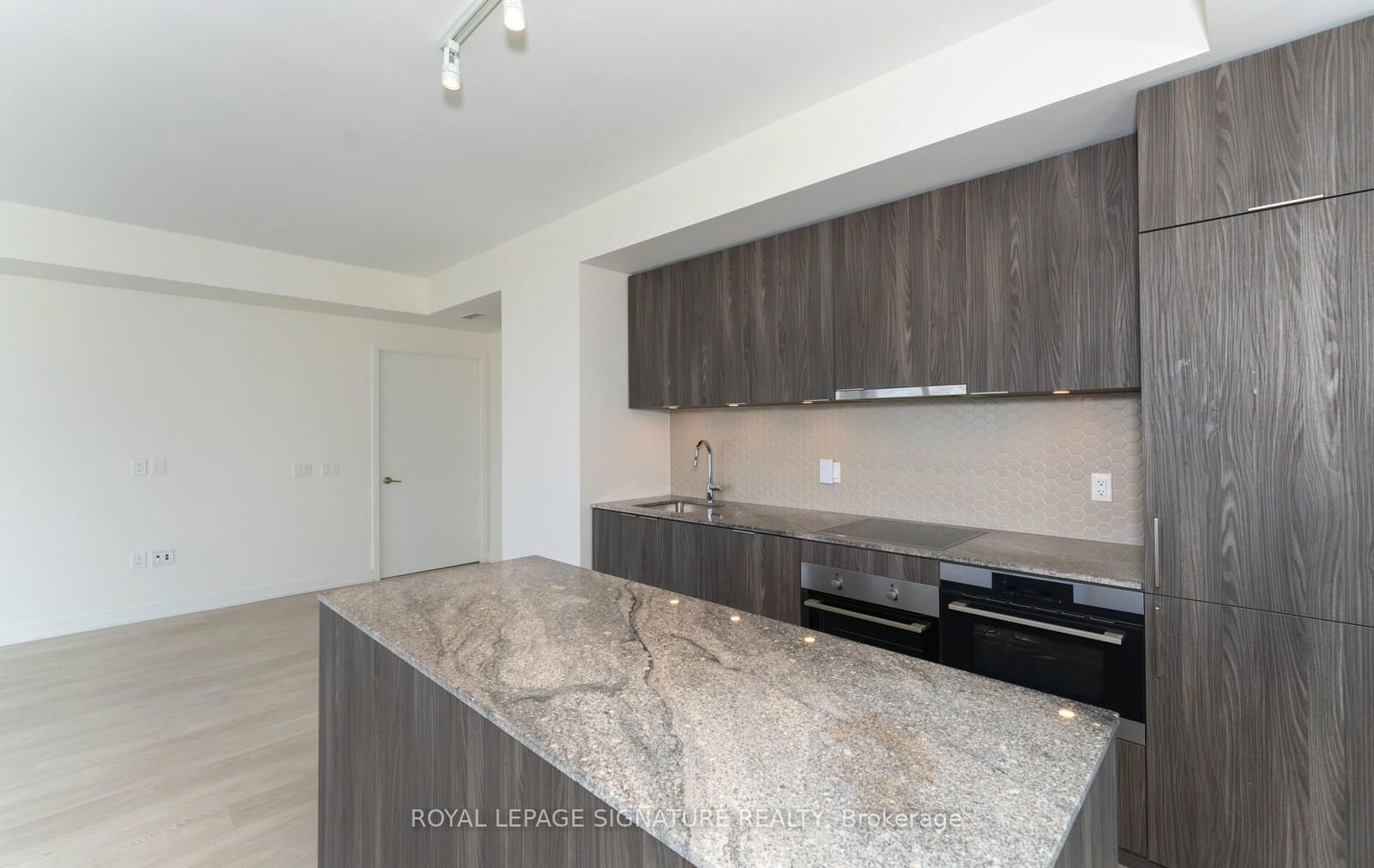 15 Queens Quay E, unit 3305 for rent