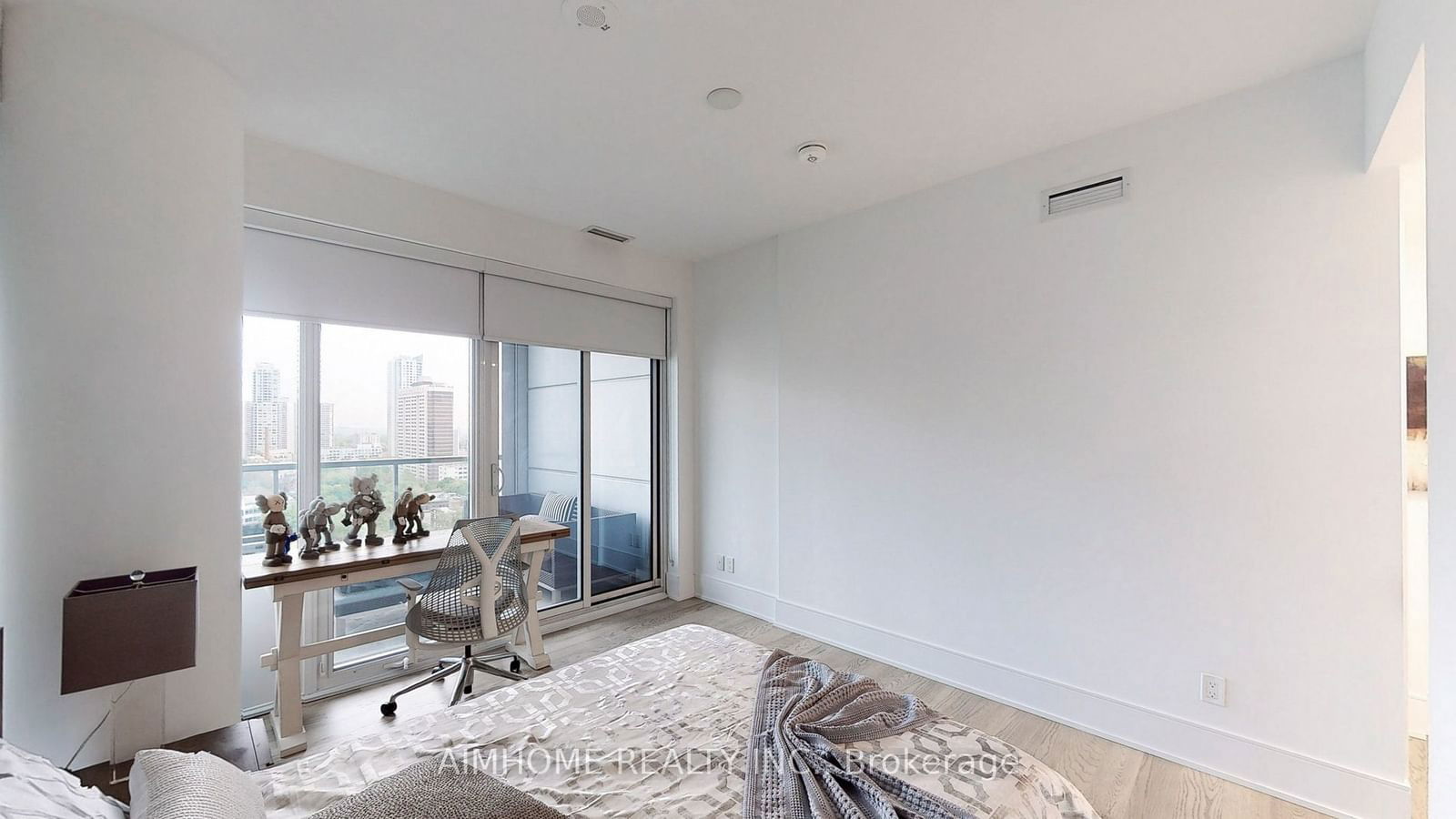 1 Gloucester St, unit 1816 for sale