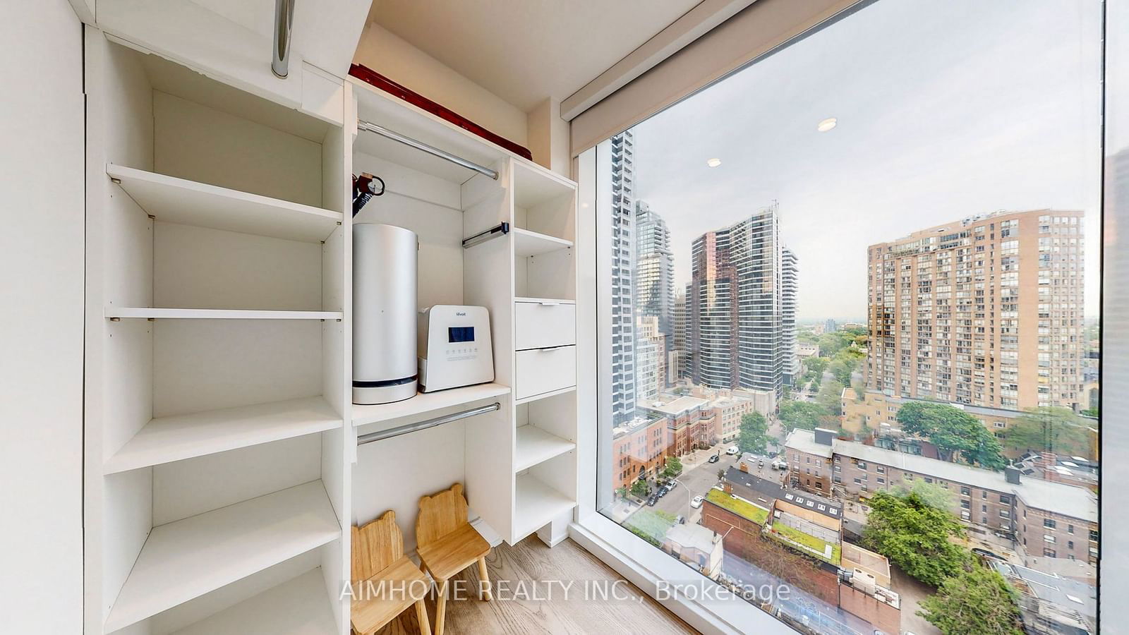 1 Gloucester St, unit 1816 for sale