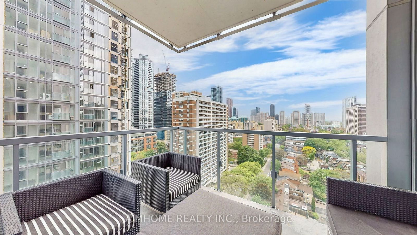 1 Gloucester St, unit 1816 for sale