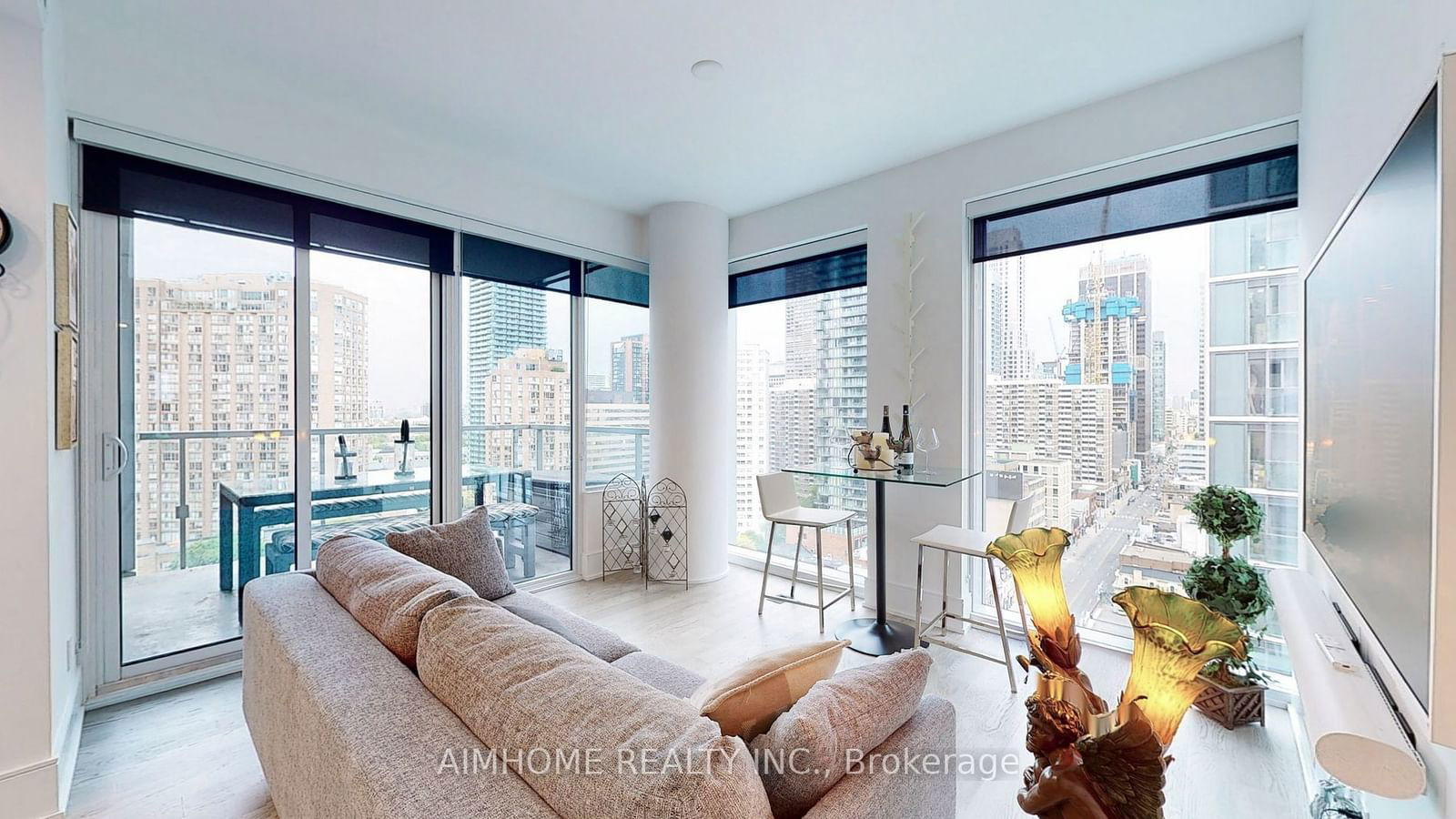 1 Gloucester St, unit 1816 for sale