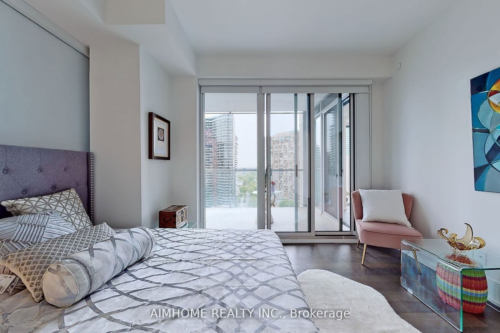 1 Gloucester St, unit 1815 for sale