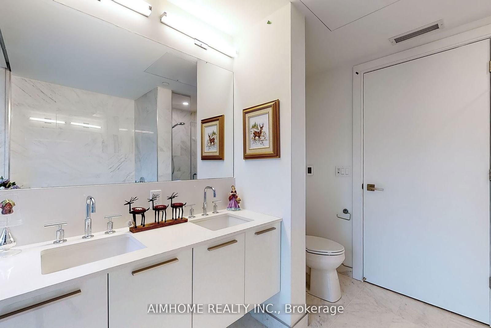 1 Gloucester St, unit 1815 for sale