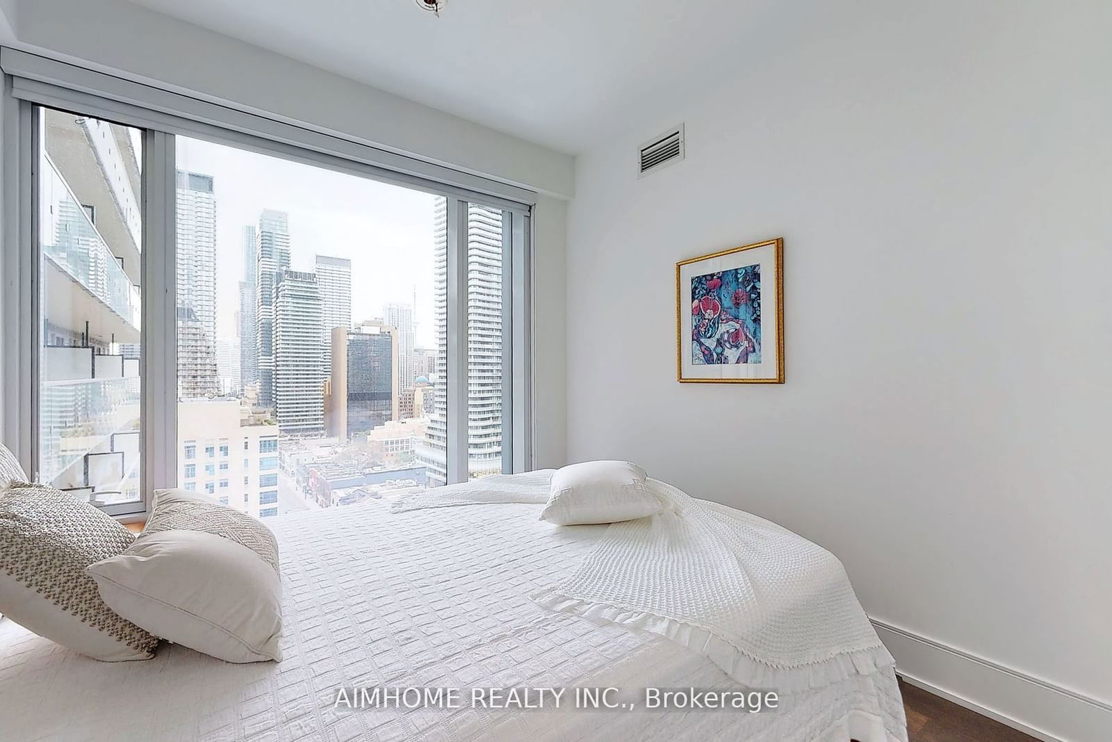 1 Gloucester St, unit 1815 for sale