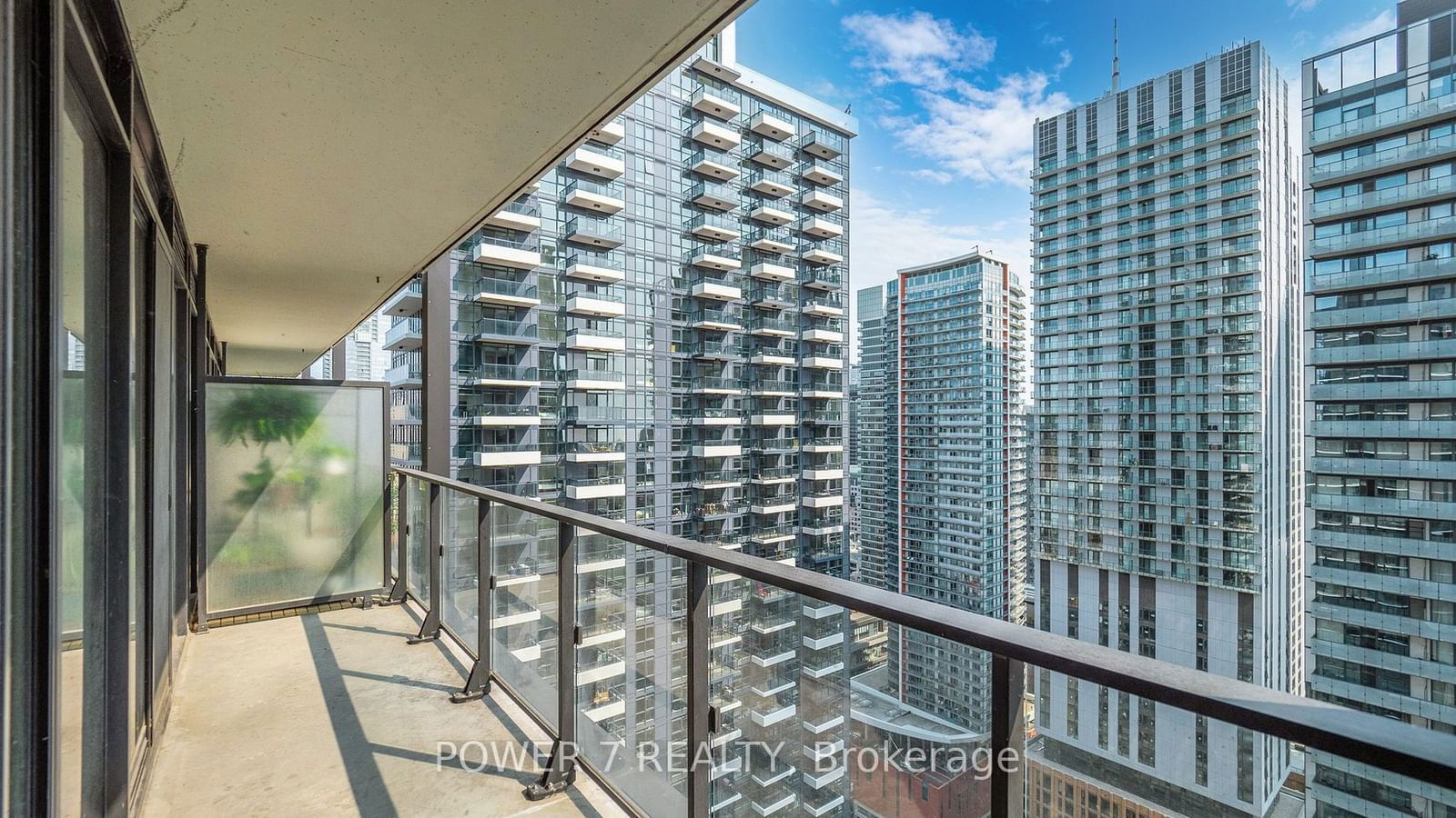 125 Peter St, unit 3111 for rent