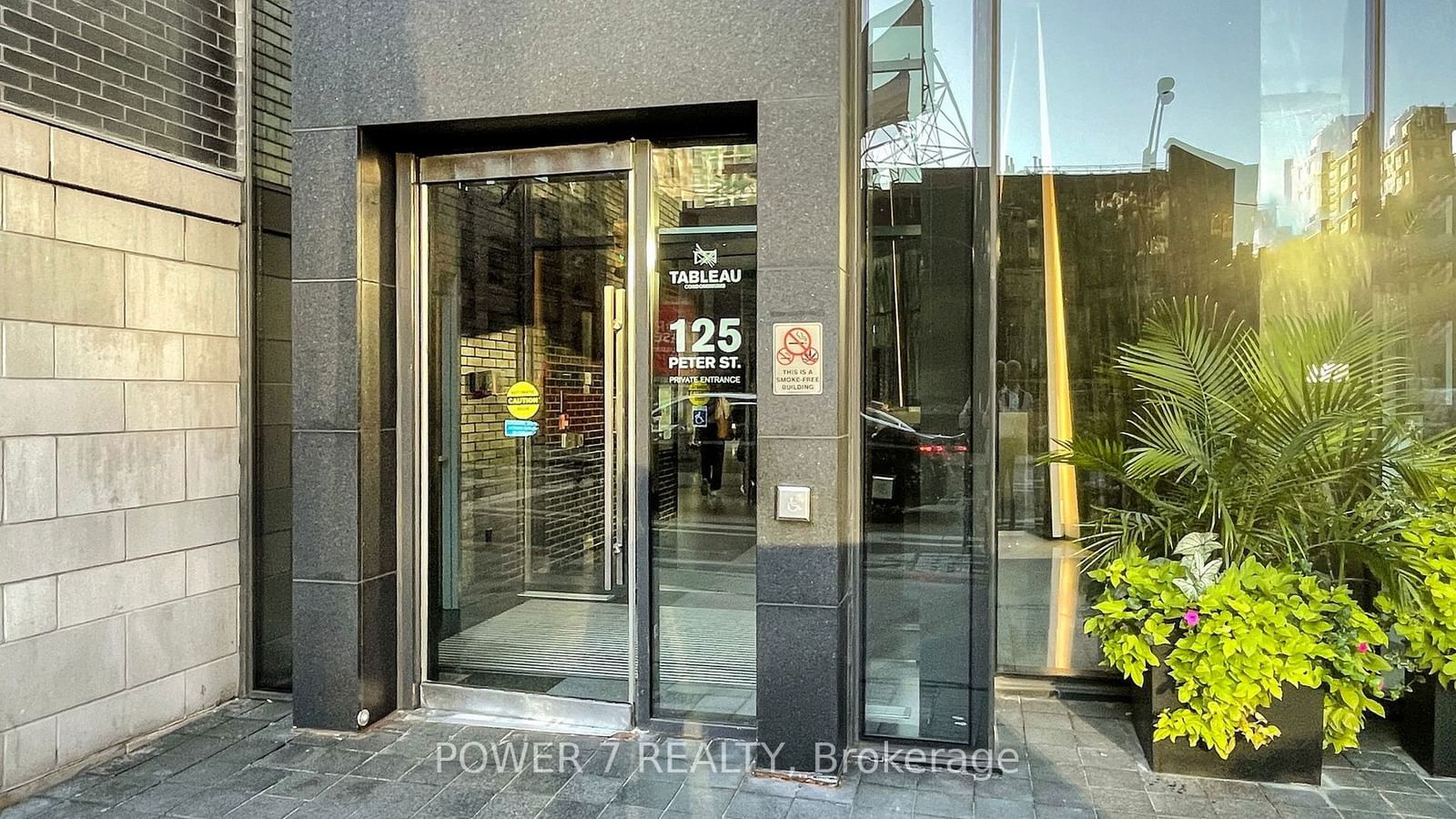 125 Peter St, unit 3111 for rent