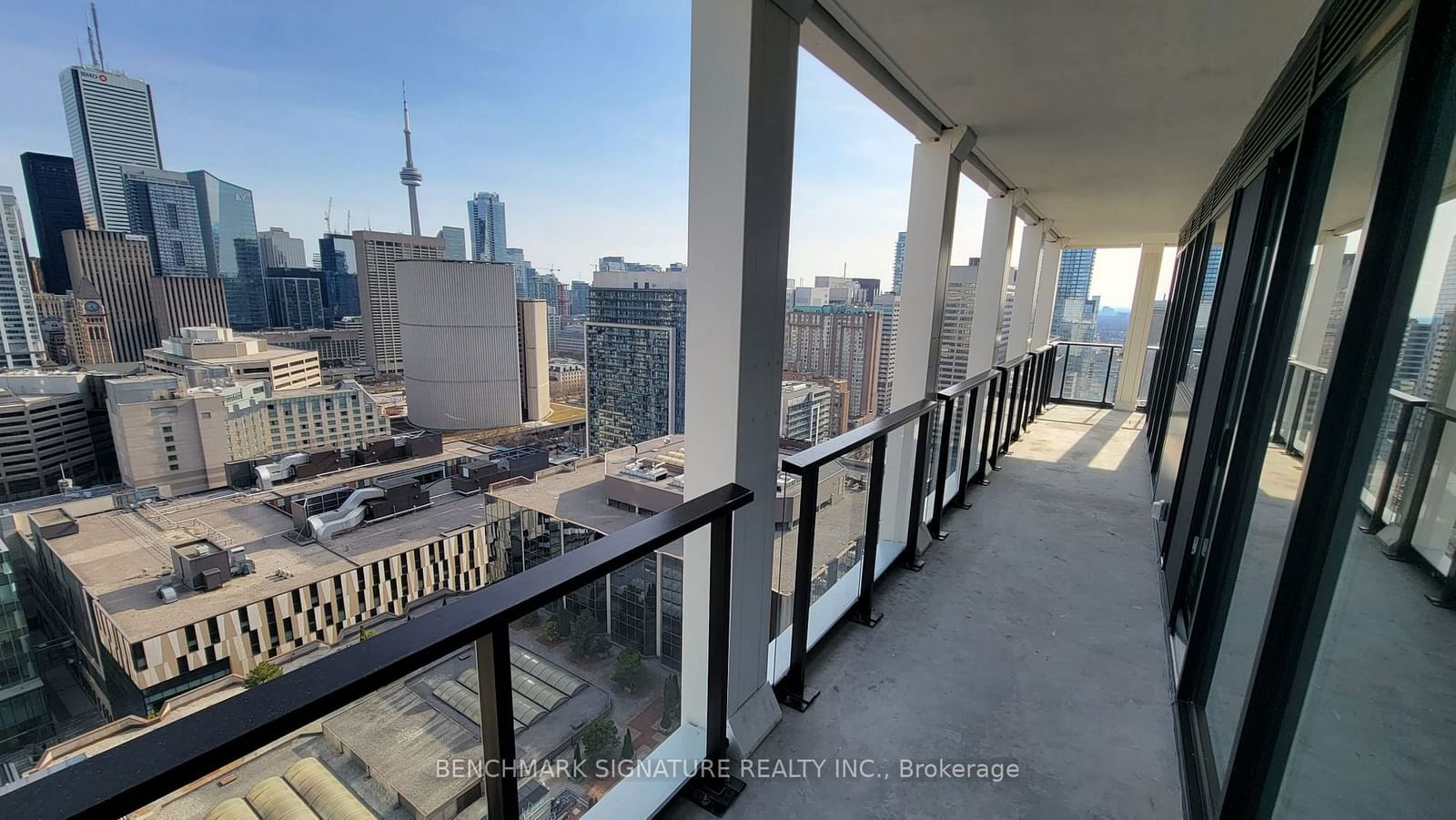 20 Edward St, unit 2510 for rent