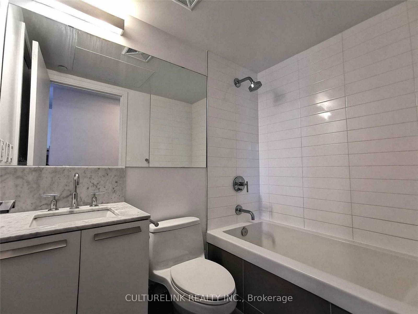 42 Charles St E, unit 1006 for rent