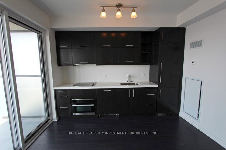 1080 Bay St, unit 4007 for rent