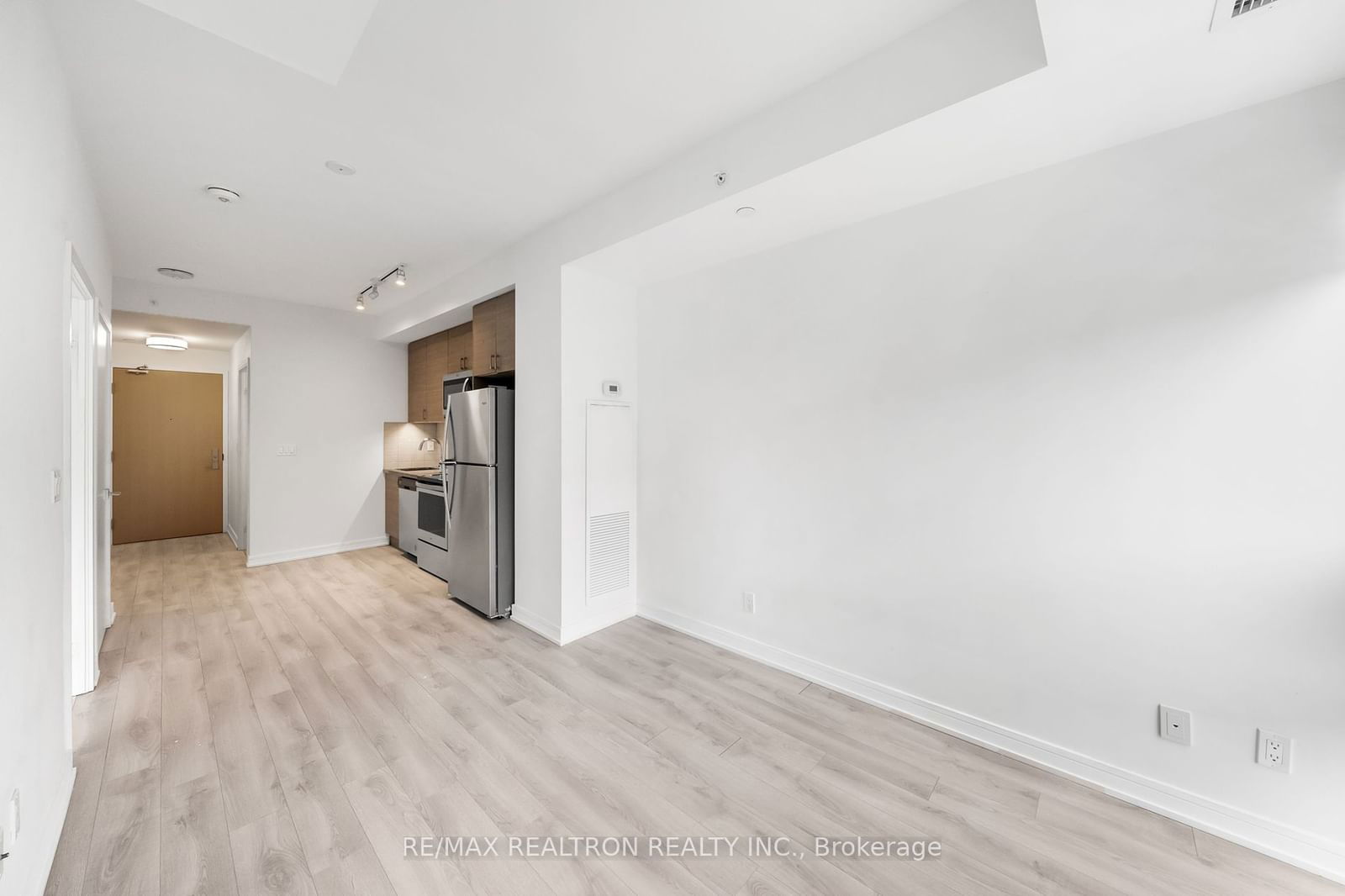 621 Sheppard Ave E, unit 615 for rent