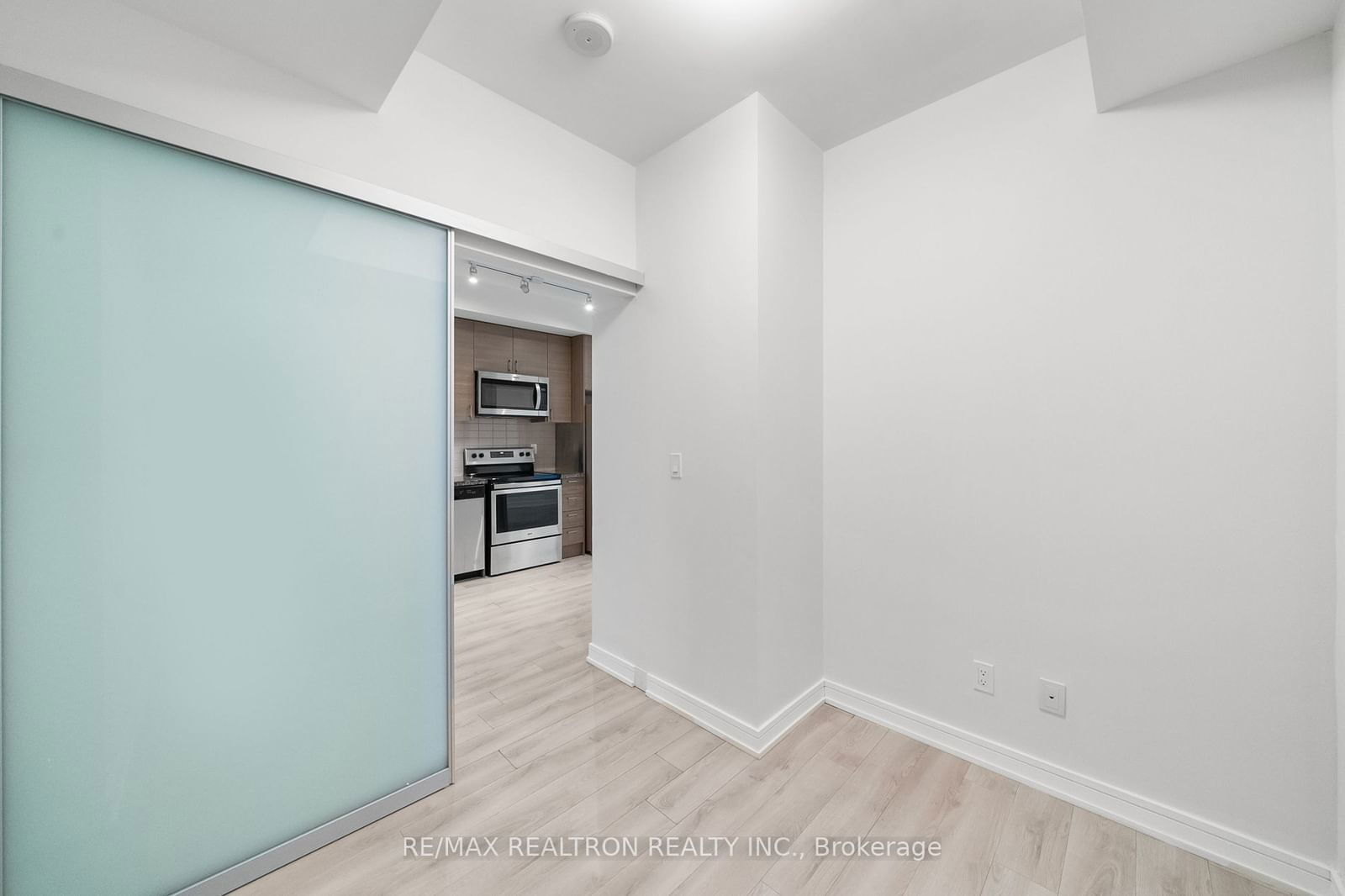 621 Sheppard Ave E, unit 615 for rent