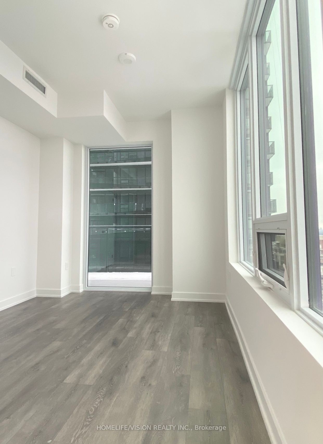 127 Broadway Ave, unit 2009 for rent