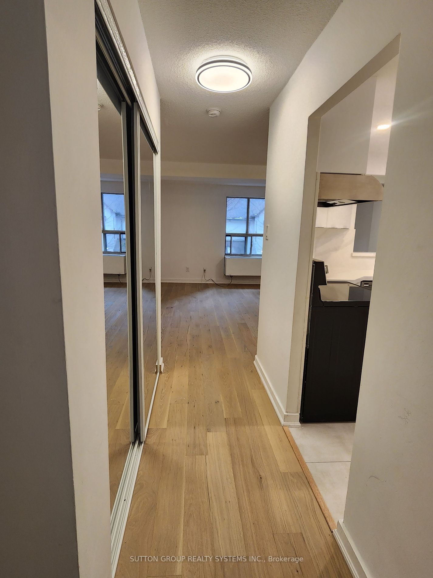 88 Charles St E, unit 205 for rent