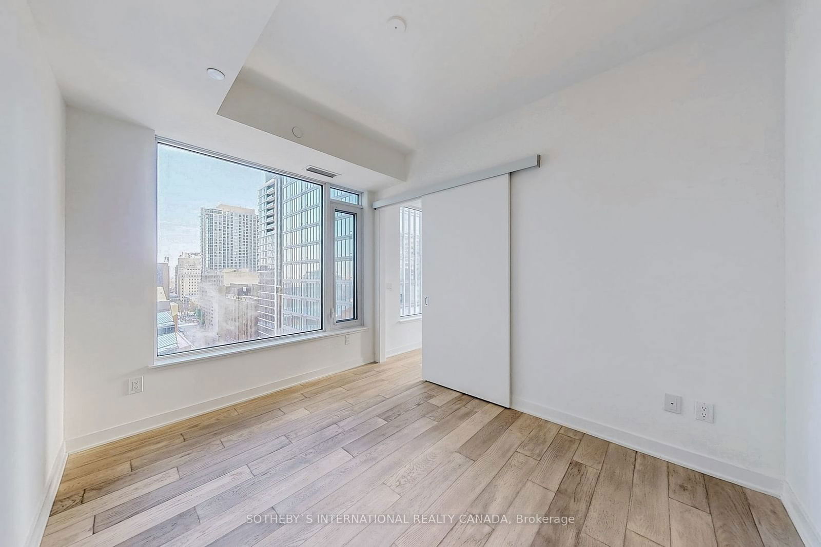 11 Yorkville Ave, unit 1010 for rent