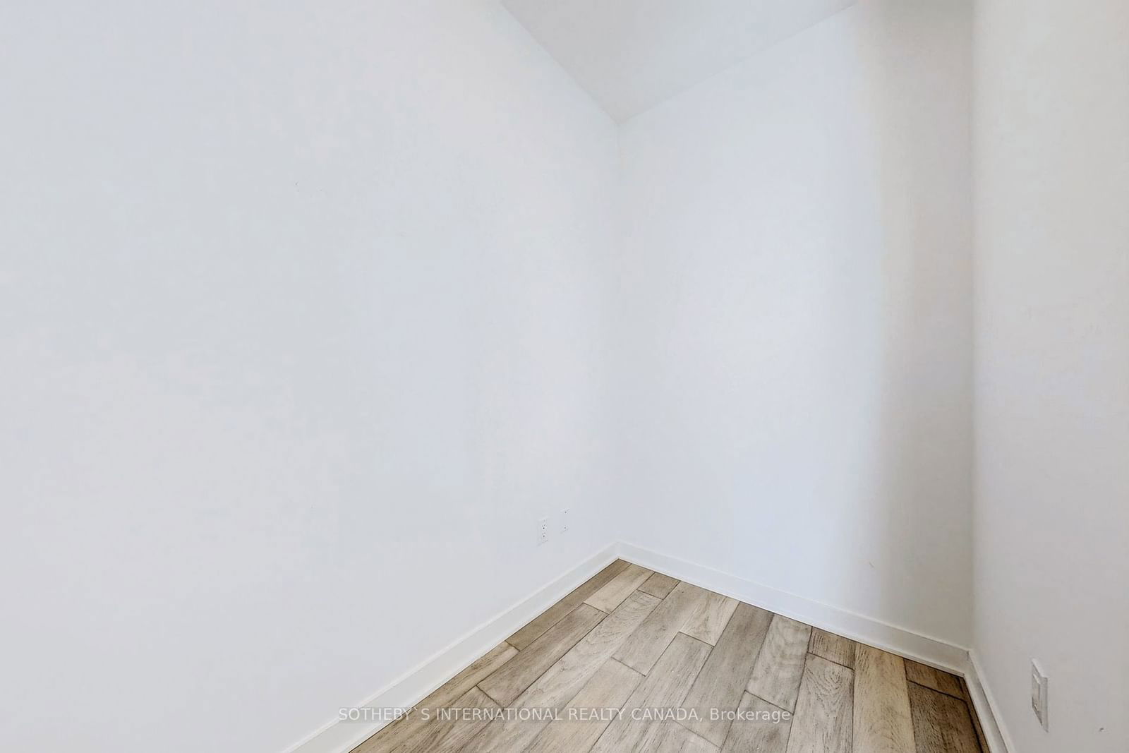 11 Yorkville Ave, unit 1010 for rent