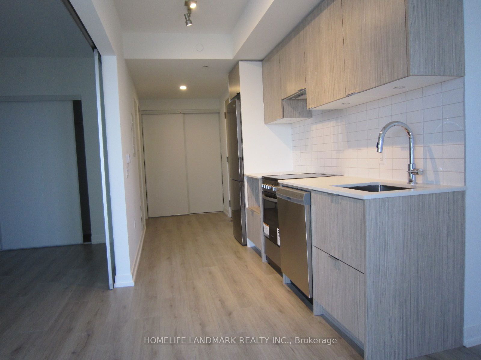 395 Bloor St E, unit 3411 for rent