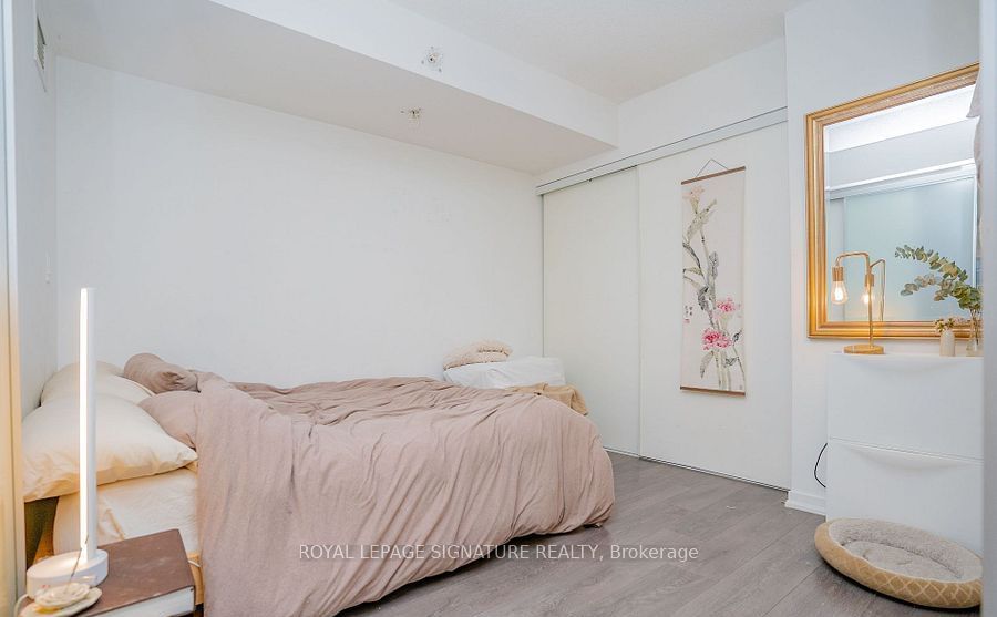 36 Lisgar St, unit 508E for rent