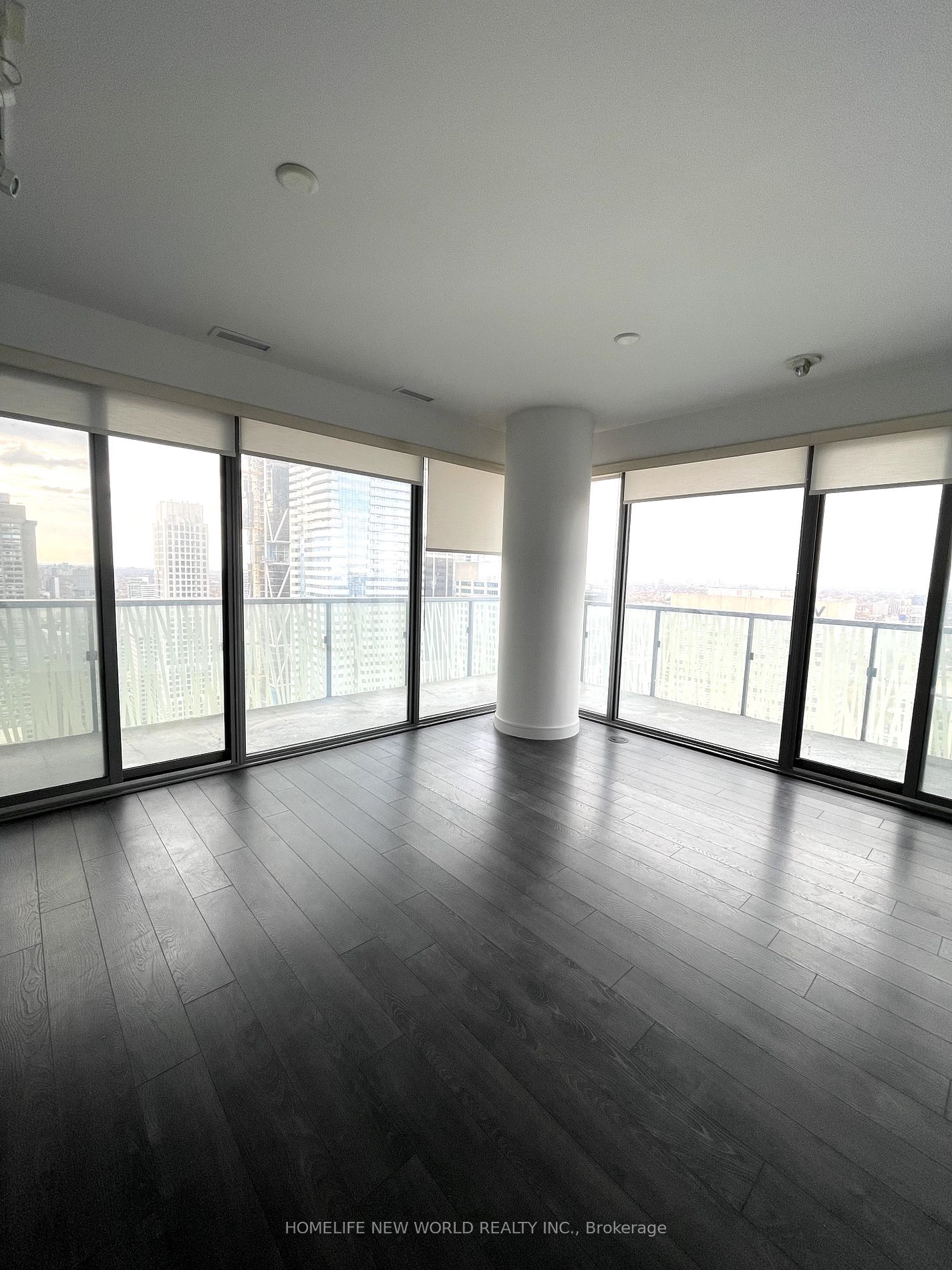 50 Charles St E, unit 4209 for rent