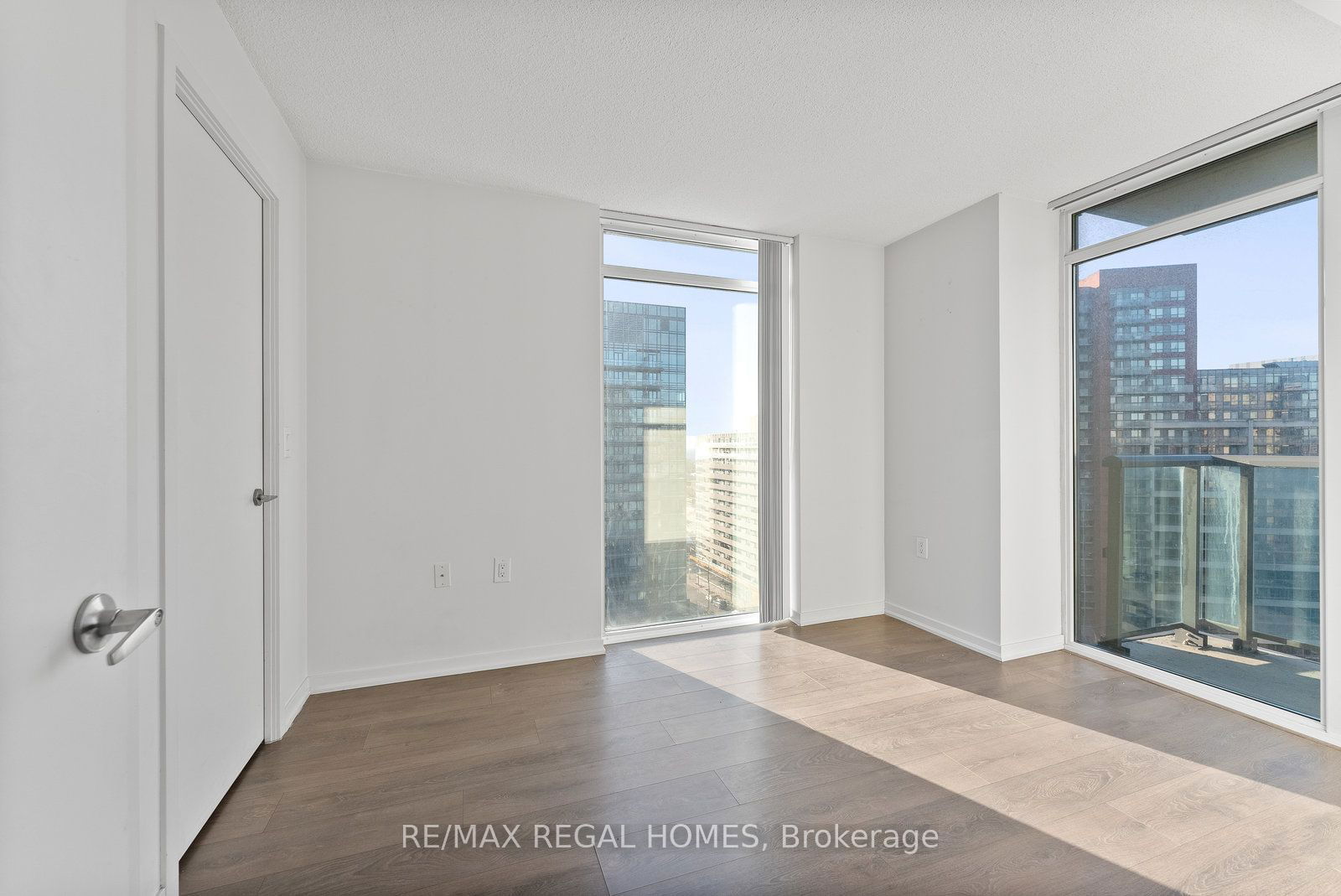 36 Lisgar St, unit 1609W for rent