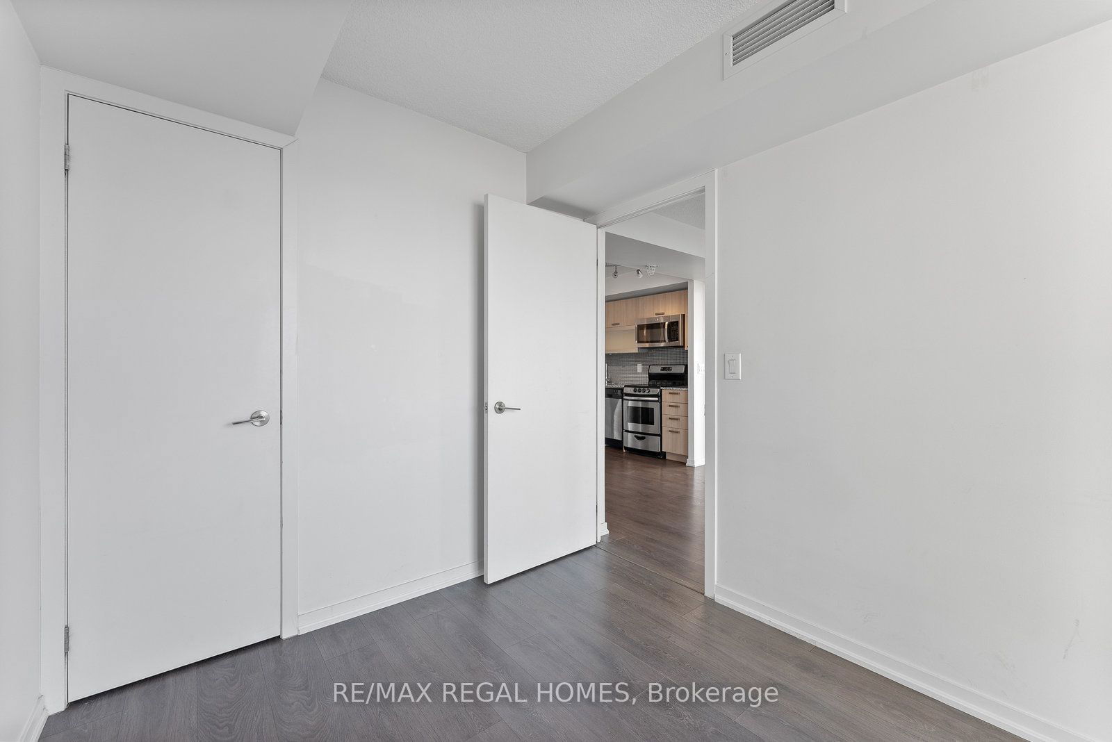 36 Lisgar St, unit 1609W for rent