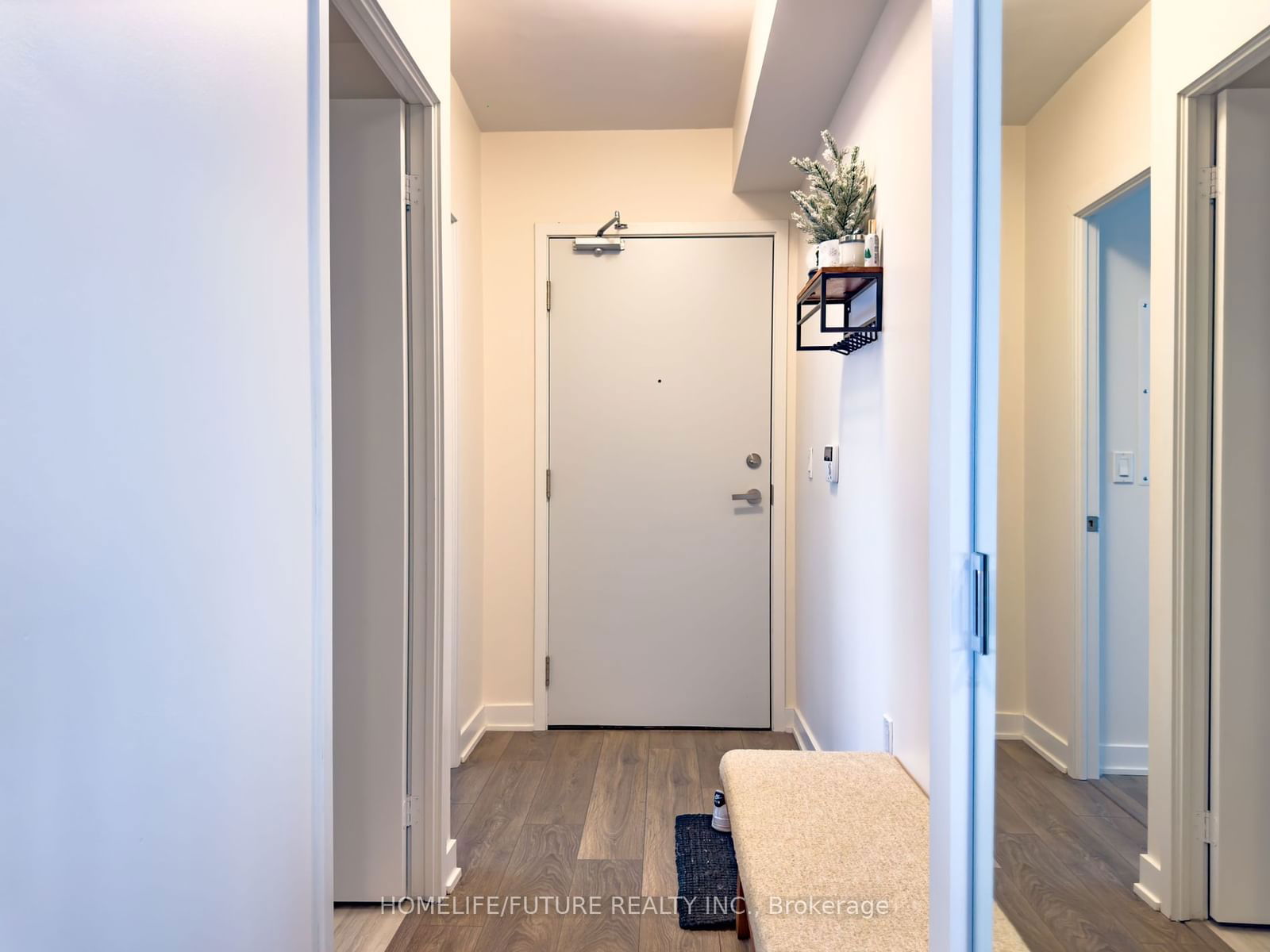 99 Broadway Ave N, unit 1609 for rent