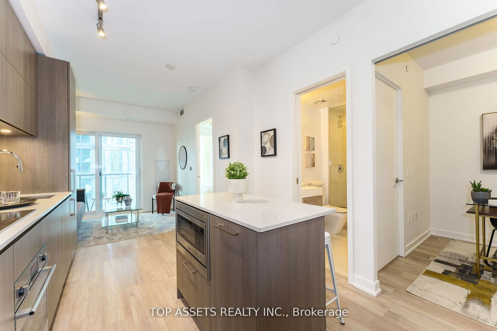 1 Yorkville Ave, unit 3701 for rent