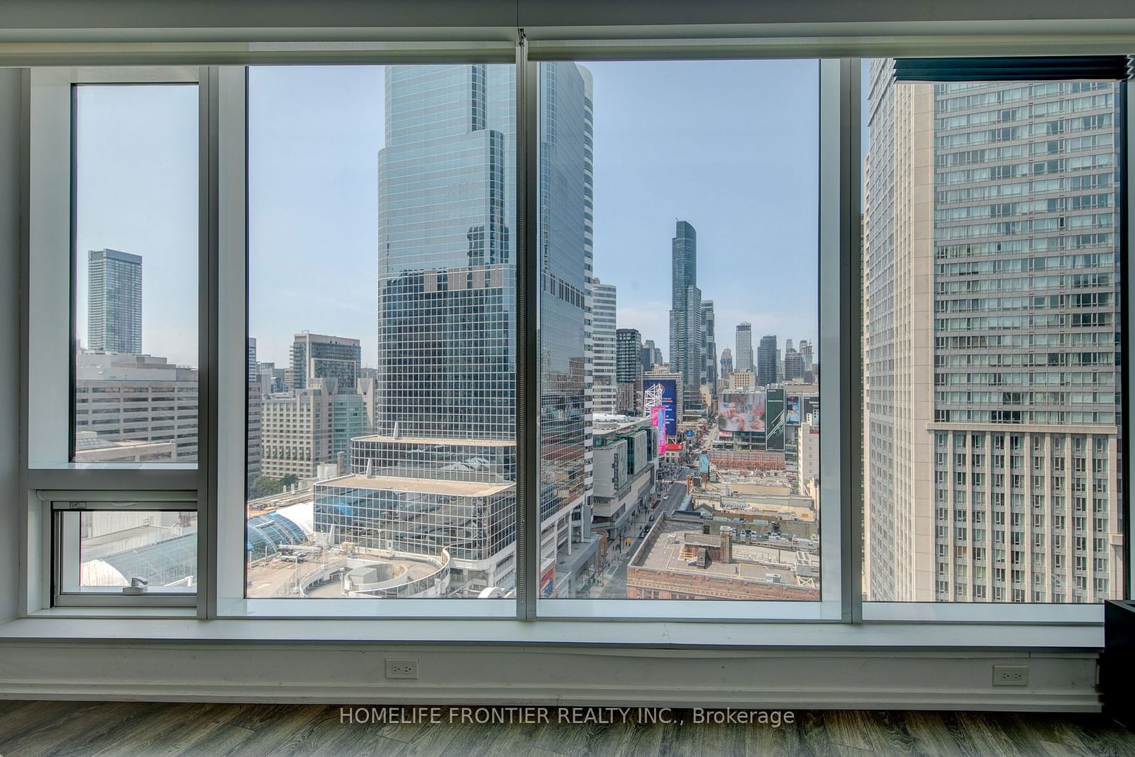 197 Yonge St, unit 1513 for rent