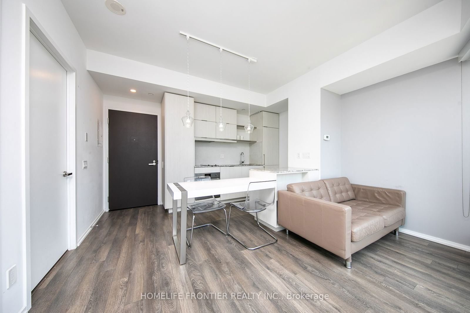 197 Yonge St, unit 1513 for rent