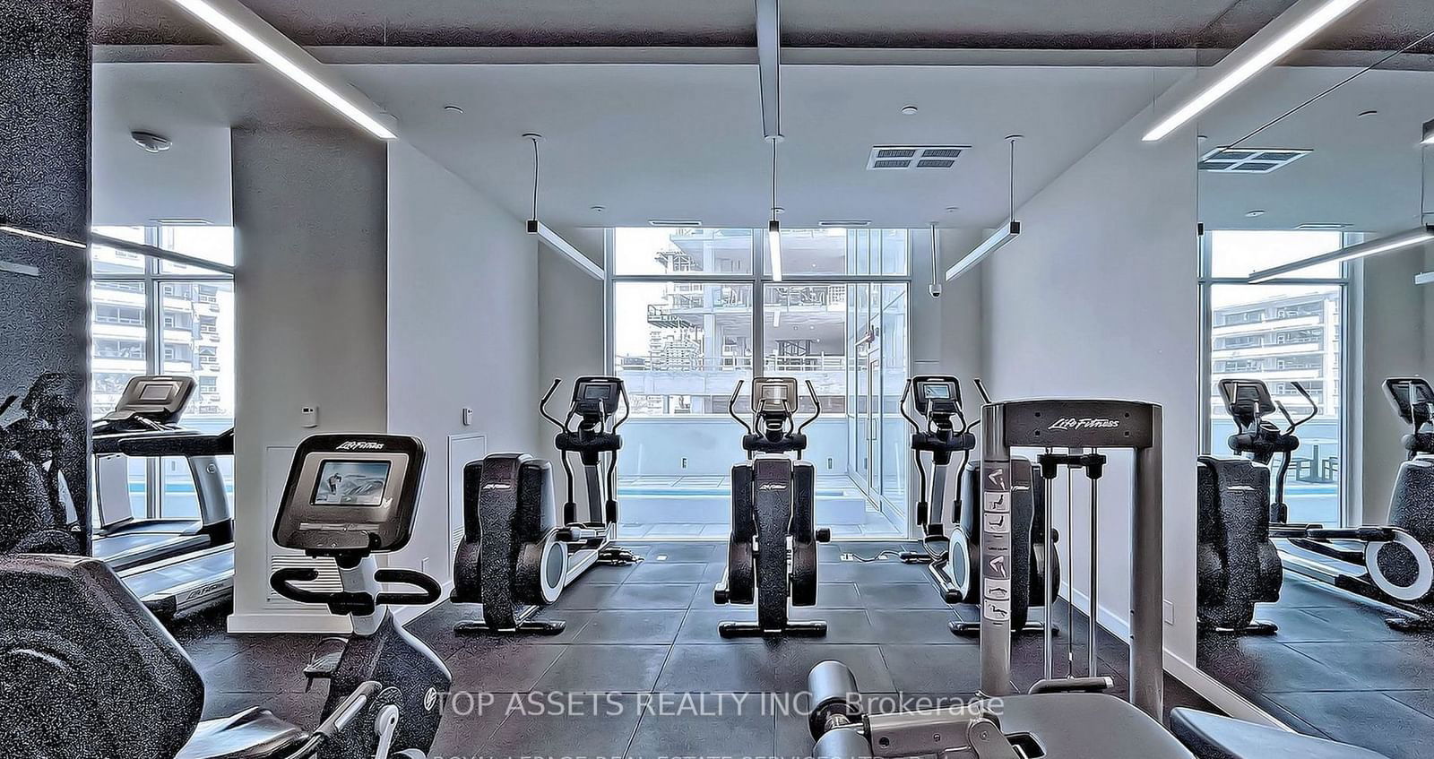 5180 Yonge St, unit 417 for rent