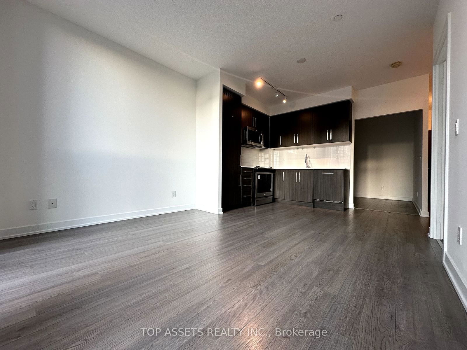 5180 Yonge St, unit 417 for rent