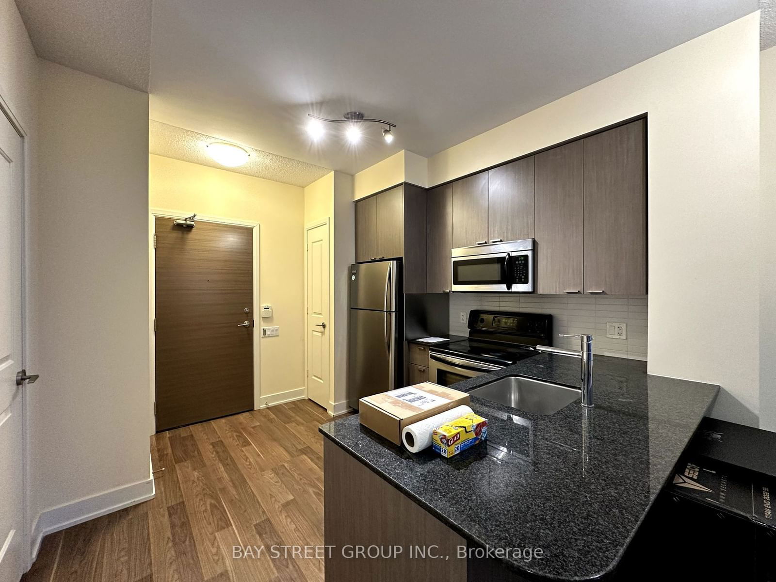 23 Sheppard Ave E, unit 2512 for rent