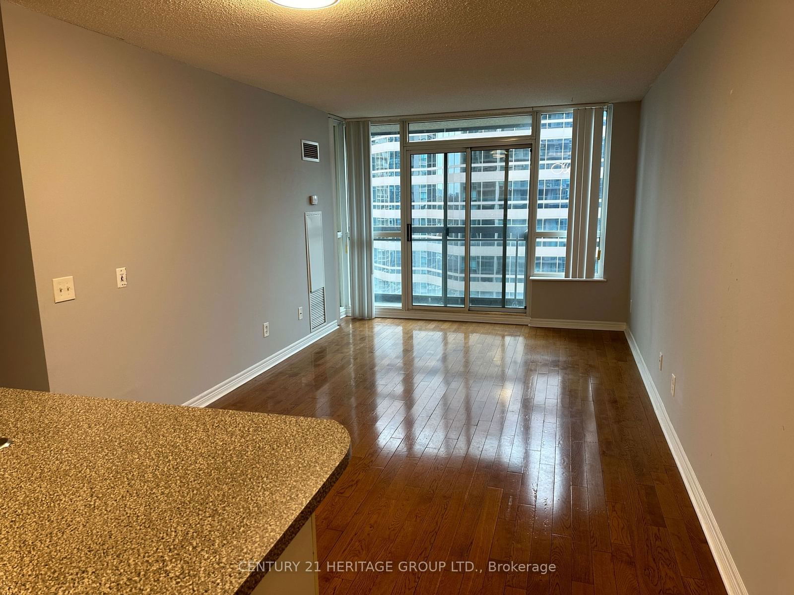 18 Parkview Ave, unit 1601 for rent