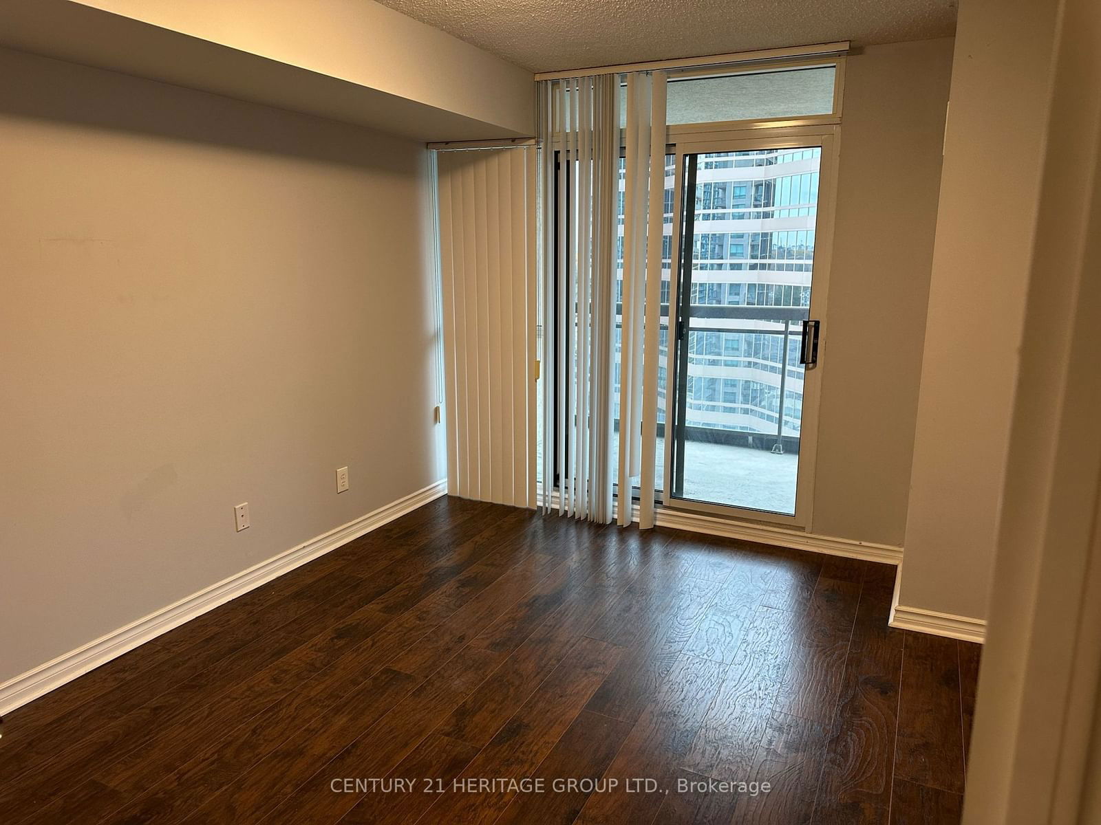 18 Parkview Ave, unit 1601 for rent