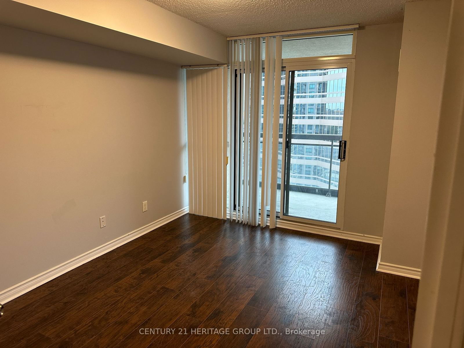 18 Parkview Ave, unit 1601 for rent