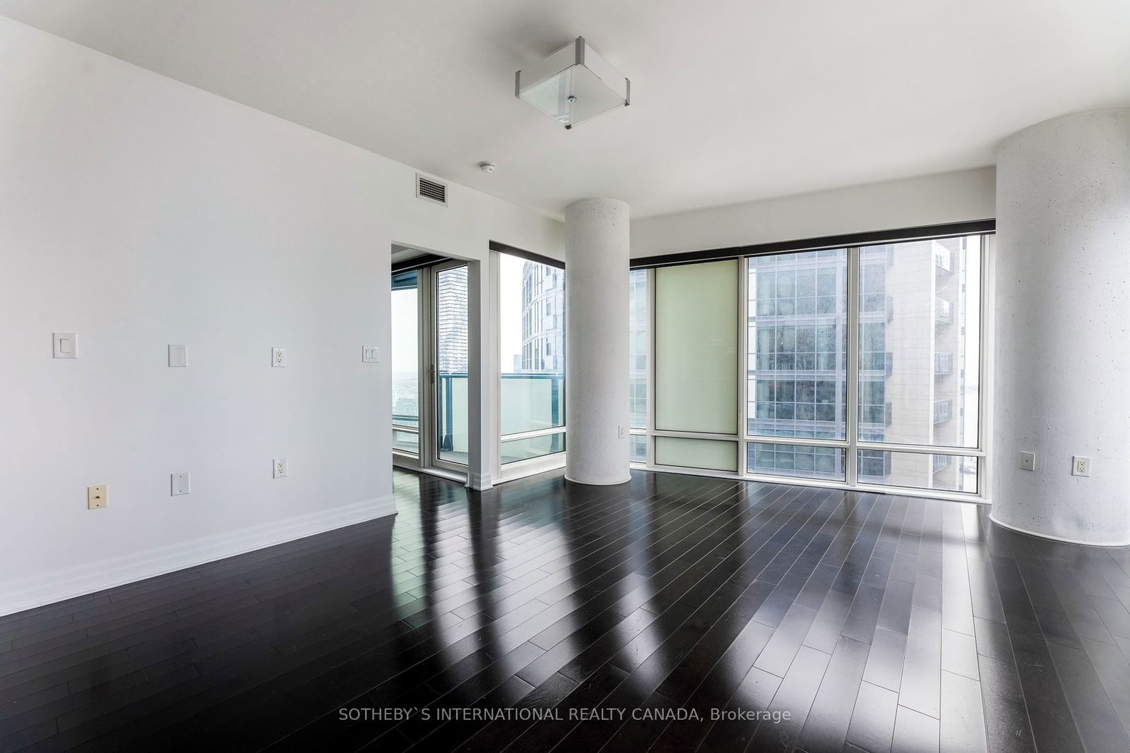 8 The Esplanade, unit 3302 for sale